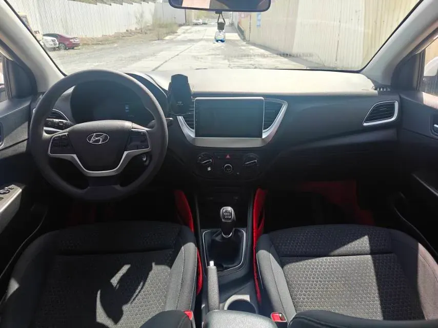 2020 Hyundai Verna 1.4L 100HP L4 6MT,autocango,china used car exporter,china ev exporter,chinese used car exporter,chinese used ev exporter