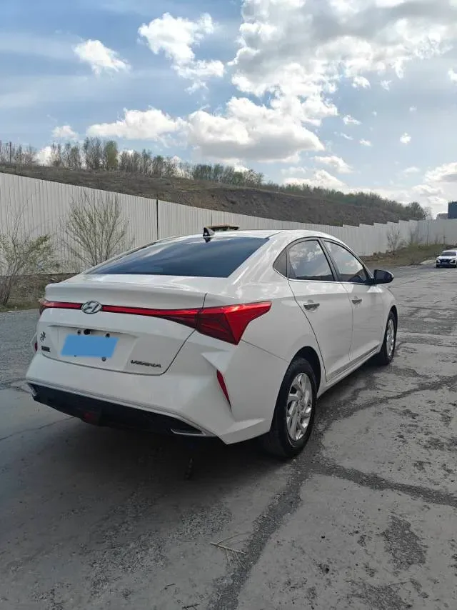 2020 Hyundai Verna 1.4L 100HP L4 6MT,autocango,china used car exporter,china ev exporter,chinese used car exporter,chinese used ev exporter