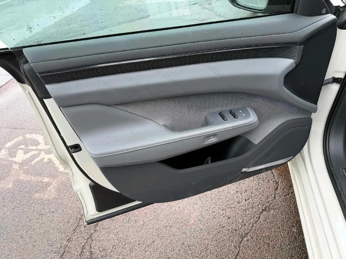 2025 Zeekr 001 BEV 100KWH,autocango,china used car exporter,china ev exporter,chinese used car exporter,chinese used ev exporter