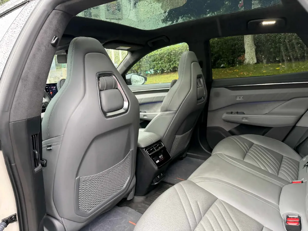 2025 Zeekr 001 BEV 100KWH,autocango,china used car exporter,china ev exporter,chinese used car exporter,chinese used ev exporter