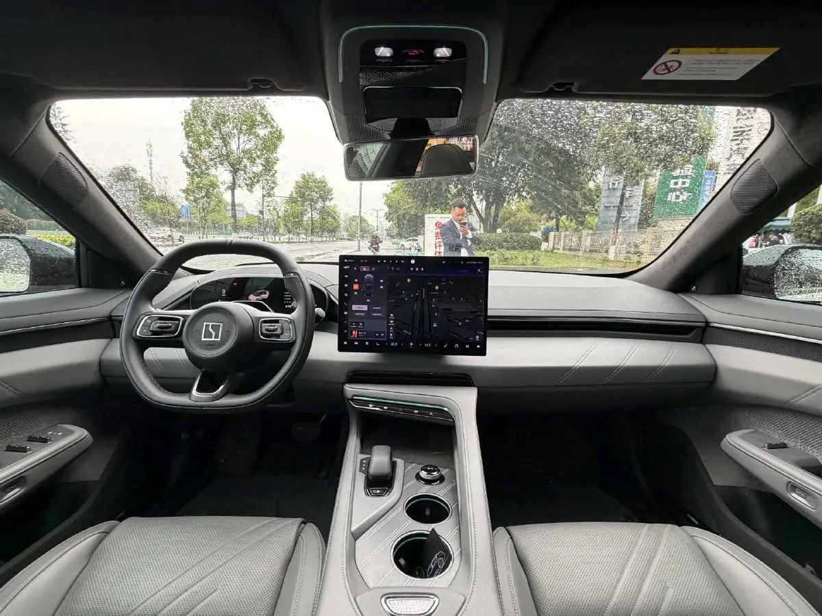 2025 Zeekr 001 BEV 100KWH,autocango,china used car exporter,china ev exporter,chinese used car exporter,chinese used ev exporter