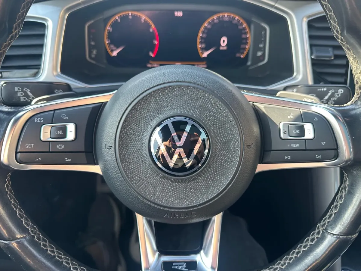 2022 Volkswagen T-Roc 1.4T 150HP L4 7DCT,autocango,china used car exporter,china ev exporter,chinese used car exporter,chinese used ev exporter