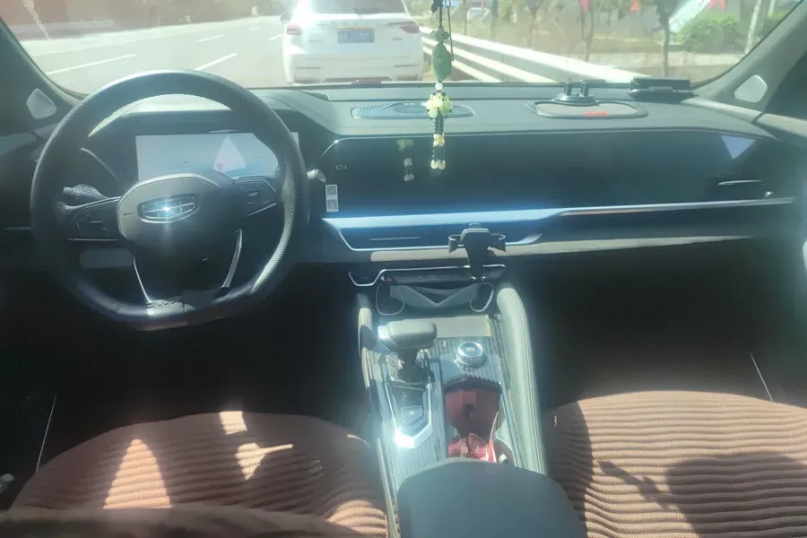 2024 Geely Monjaro 2.0T 238HP L4 8AT,autocango,china used car exporter,china ev exporter,chinese used car exporter,chinese used ev exporter