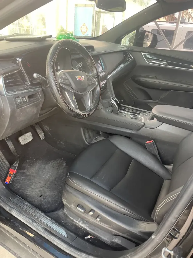 2023 Cadillac XT5 2.0T 237HP L4 9AT,autocango,china used car exporter,china ev exporter,chinese used car exporter,chinese used ev exporter