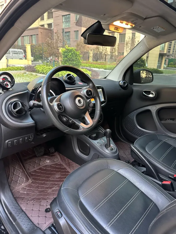 2019 Smart smart fortwo 0.9T 90HP L3 6DCT,autocango,china used car exporter,china ev exporter,chinese used car exporter,chinese used ev exporter