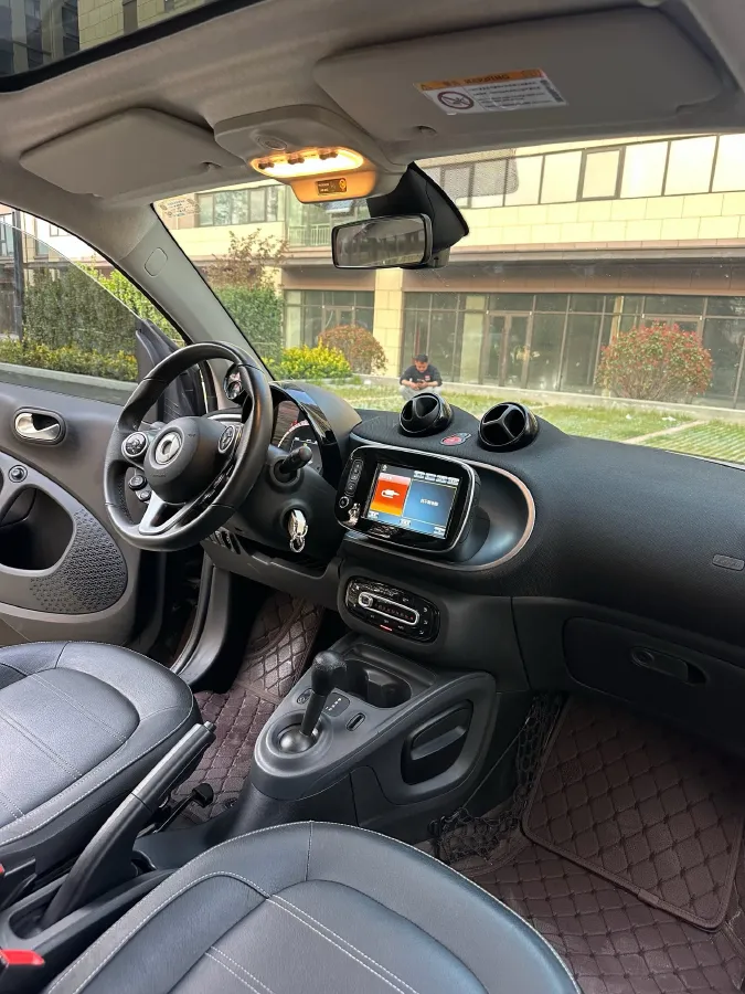 2019 Smart smart fortwo 0.9T 90HP L3 6DCT,autocango,china used car exporter,china ev exporter,chinese used car exporter,chinese used ev exporter