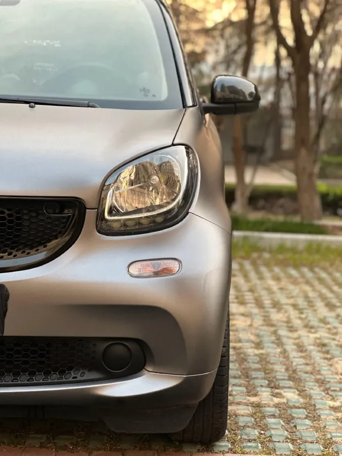 2019 Smart smart fortwo 0.9T 90HP L3 6DCT,autocango,china used car exporter,china ev exporter,chinese used car exporter,chinese used ev exporter