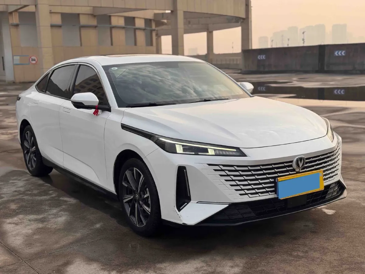 2023 ChangAn Oshan Z6 1.5T 188HP L4 7DCT,autocango,china used car exporter,china ev exporter,chinese used car exporter,chinese used ev exporter