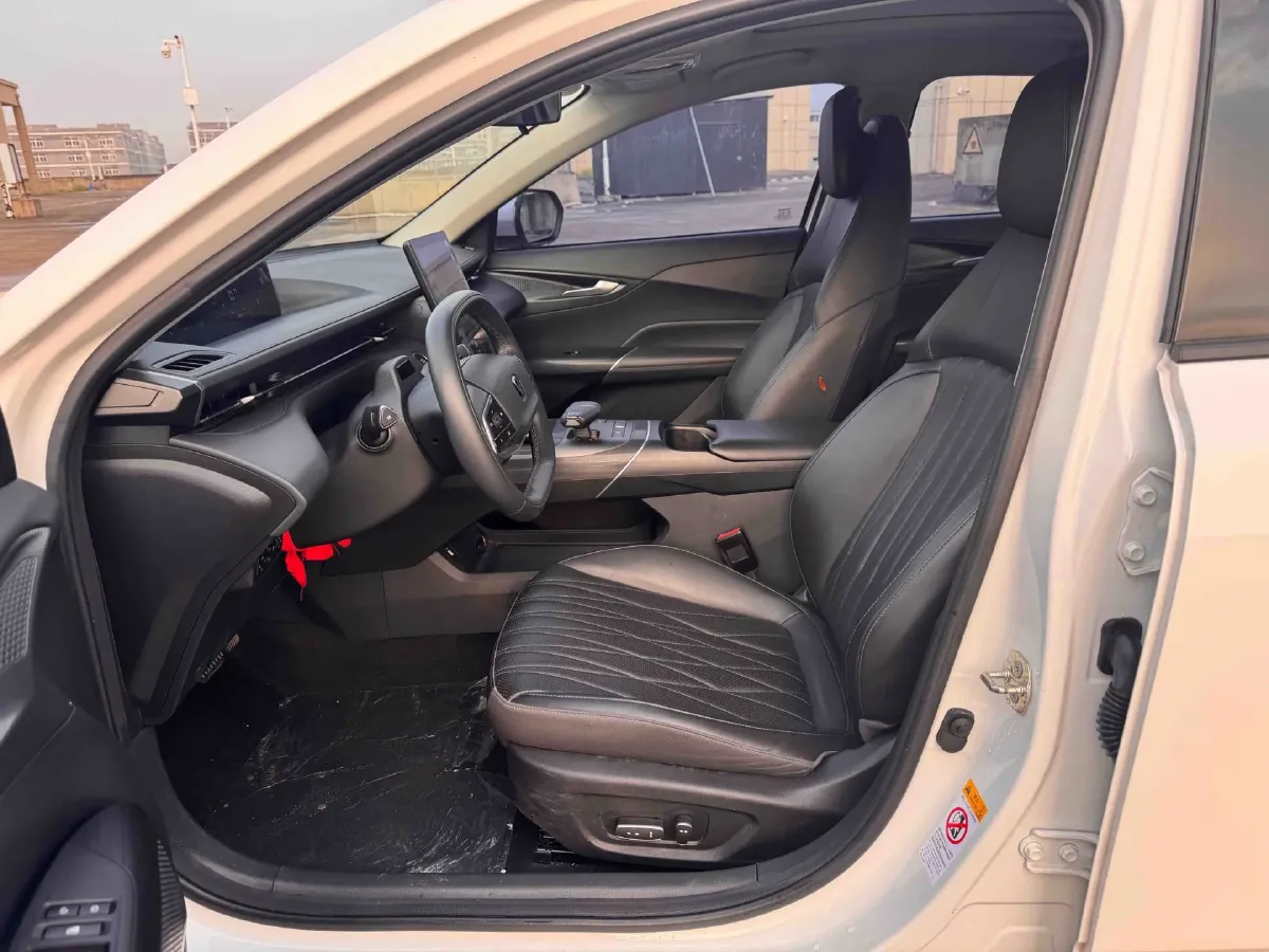 2023 ChangAn Oshan Z6 1.5T 188HP L4 7DCT,autocango,china used car exporter,china ev exporter,chinese used car exporter,chinese used ev exporter