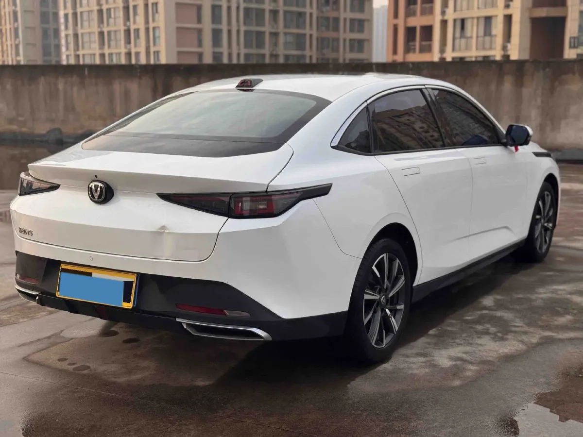 2023 ChangAn Oshan Z6 1.5T 188HP L4 7DCT,autocango,china used car exporter,china ev exporter,chinese used car exporter,chinese used ev exporter