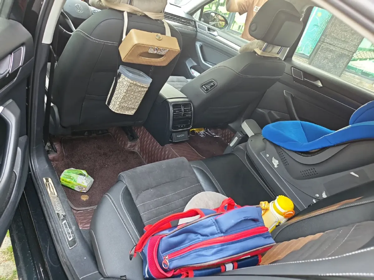 2021 Volkswagen Magotan 2.0T 186HP L4 7DCT,autocango,china used car exporter,china ev exporter,chinese used car exporter,chinese used ev exporter