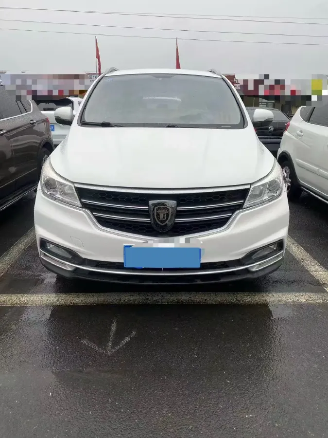 2019 BaoJun 730 1.5L 105HP L4 6MT,autocango,china used car exporter,china ev exporter,chinese used car exporter,chinese used ev exporter
