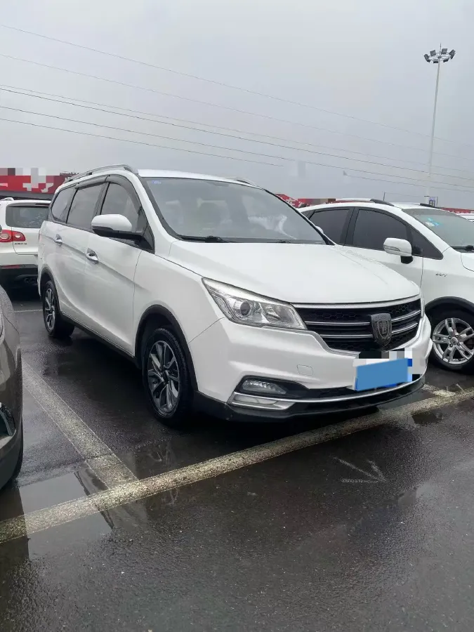 2019 BaoJun 730 1.5L 105HP L4 6MT,autocango,china used car exporter,china ev exporter,chinese used car exporter,chinese used ev exporter