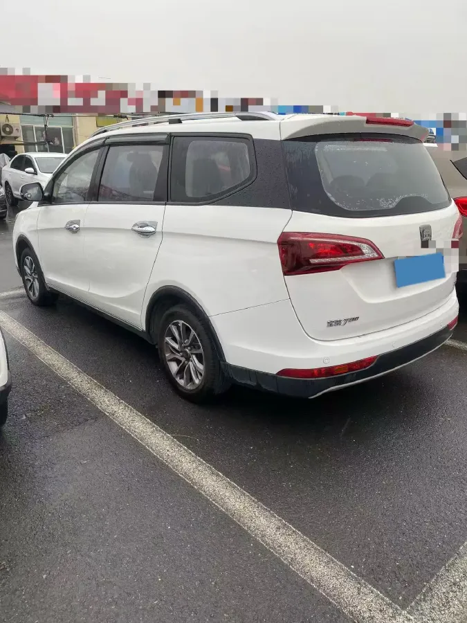 2019 BaoJun 730 1.5L 105HP L4 6MT,autocango,china used car exporter,china ev exporter,chinese used car exporter,chinese used ev exporter