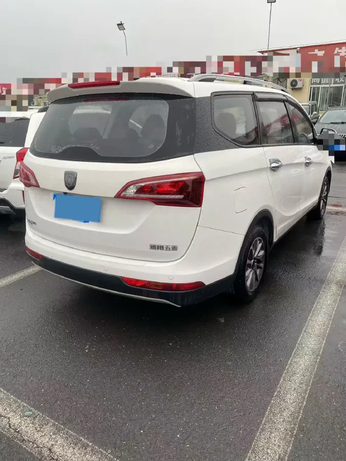 2019 BaoJun 730 1.5L 105HP L4 6MT,autocango,china used car exporter,china ev exporter,chinese used car exporter,chinese used ev exporter