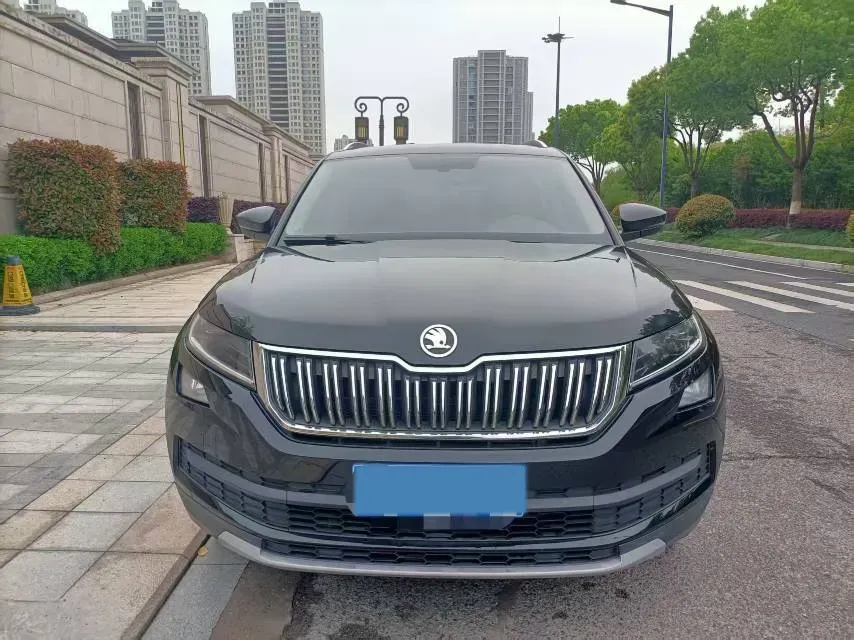 2018 Skoda Kodiak 2.0T 186HP L4 7DCT,autocango,china used car exporter,china ev exporter,chinese used car exporter,chinese used ev exporter