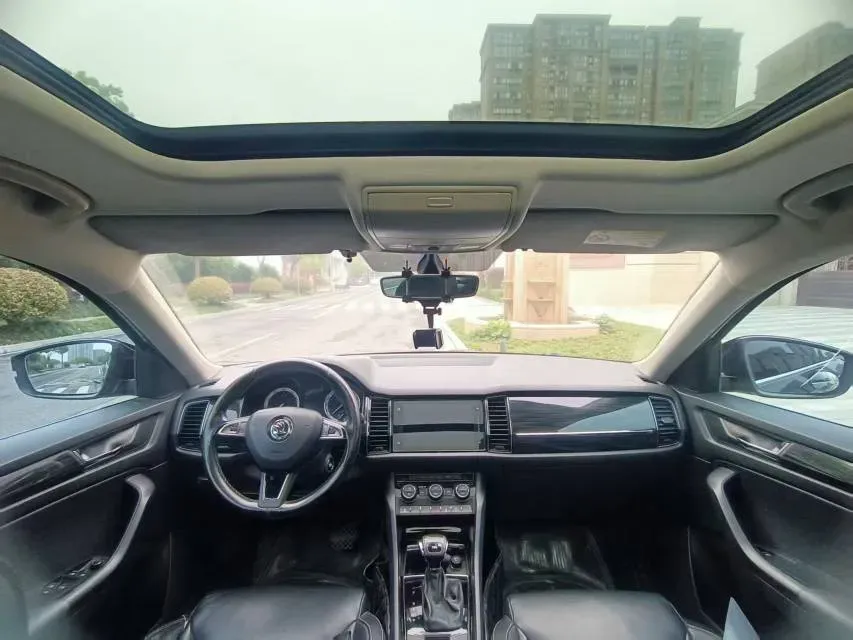 2018 Skoda Kodiak 2.0T 186HP L4 7DCT,autocango,china used car exporter,china ev exporter,chinese used car exporter,chinese used ev exporter