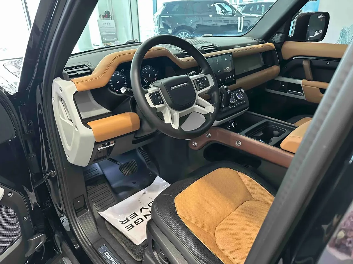 2024 Land Rover Defender 3.0T 400HP L6 8AT,autocango,china used car exporter,china ev exporter,chinese used car exporter,chinese used ev exporter