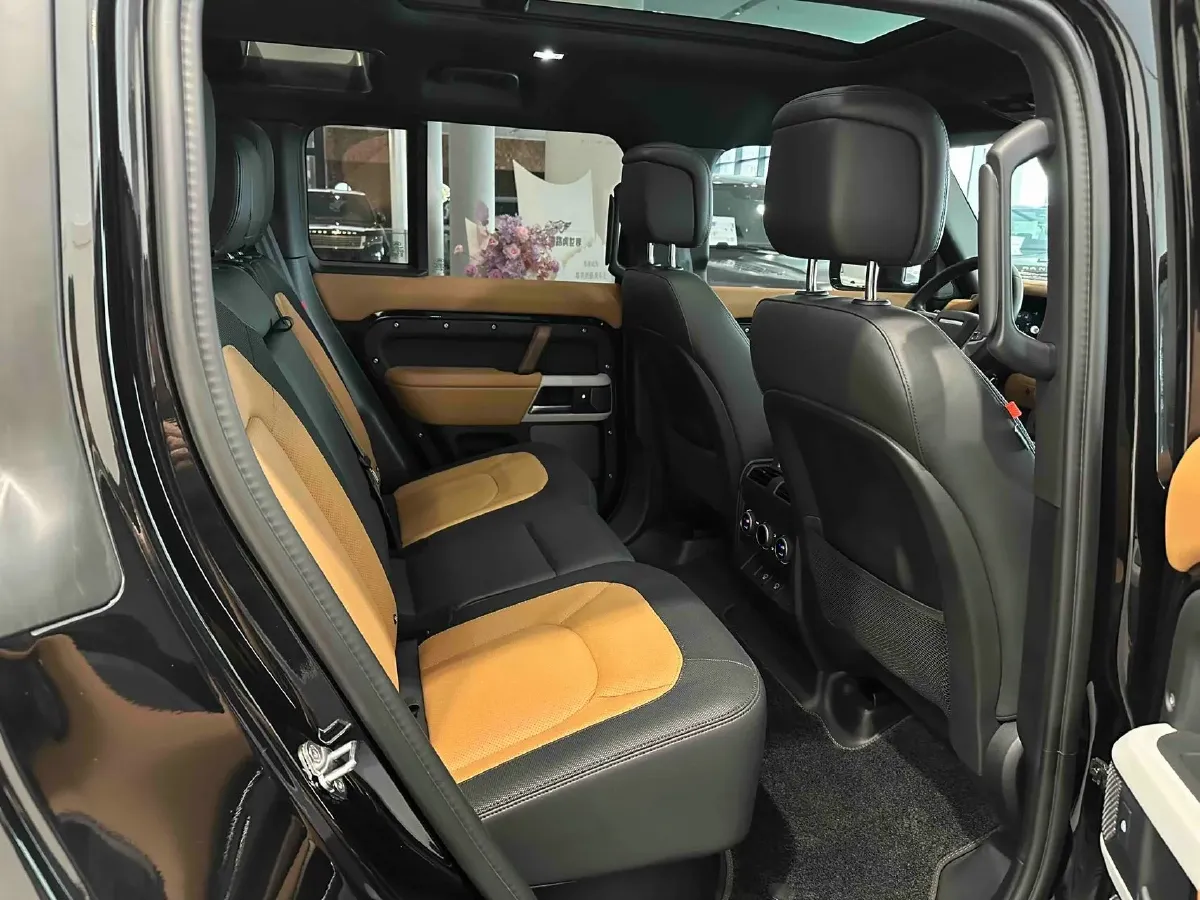 2024 Land Rover Defender 3.0T 400HP L6 8AT,autocango,china used car exporter,china ev exporter,chinese used car exporter,chinese used ev exporter