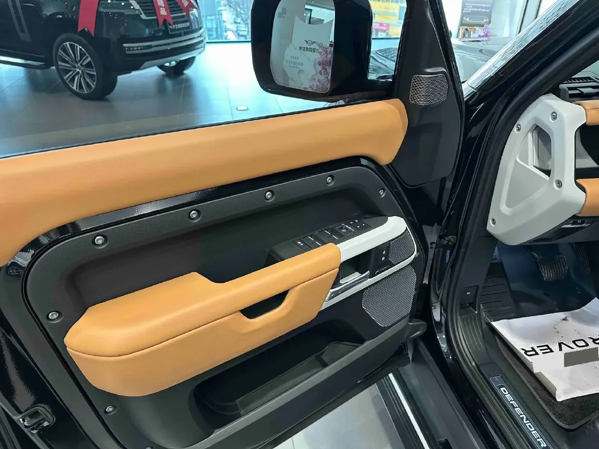 2024 Land Rover Defender 3.0T 400HP L6 8AT,autocango,china used car exporter,china ev exporter,chinese used car exporter,chinese used ev exporter