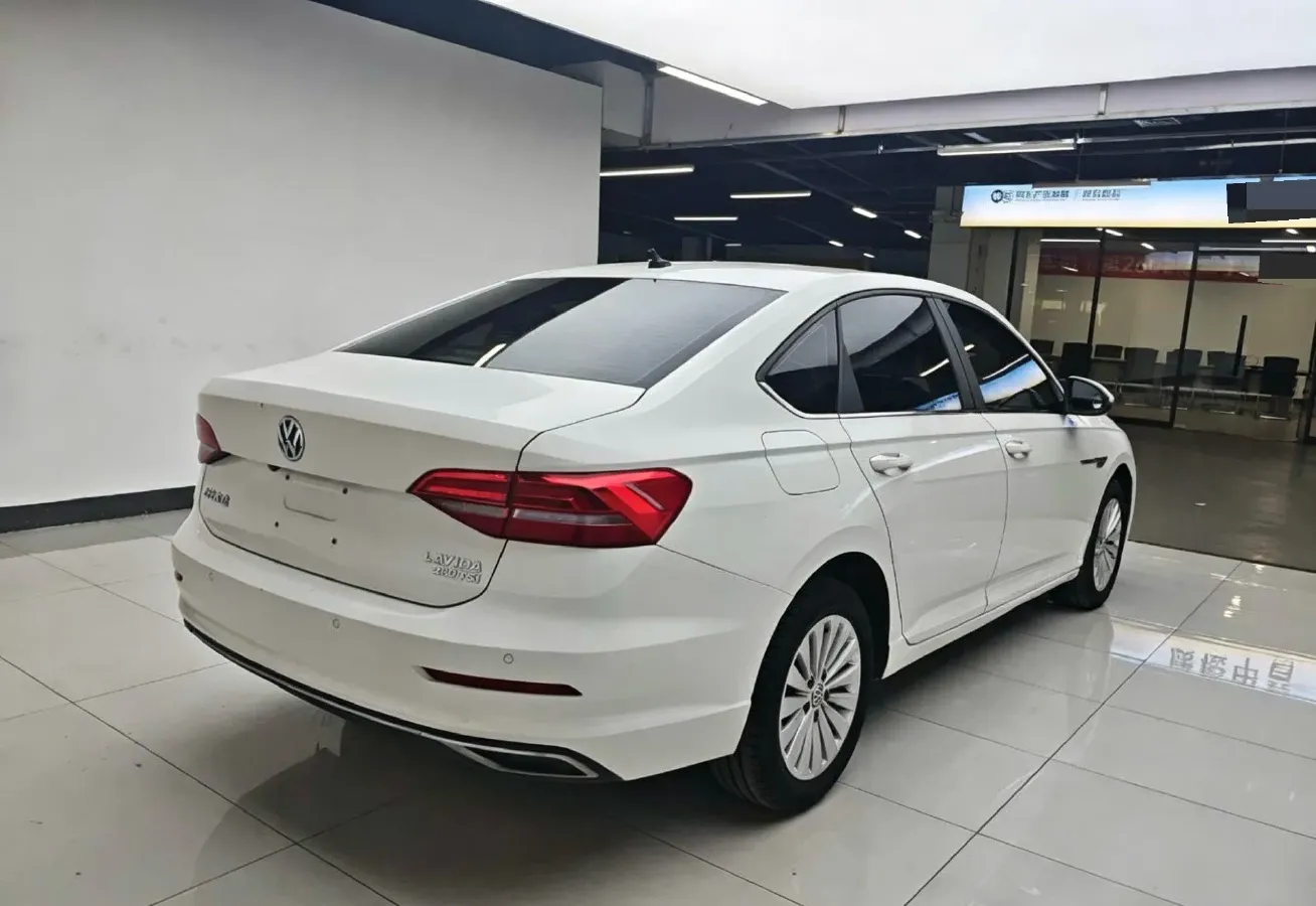 2018 Skoda Karoq 1.4T 150HP L4 7DCT,autocango,china used car exporter,china ev exporter,chinese used car exporter,chinese used ev exporter