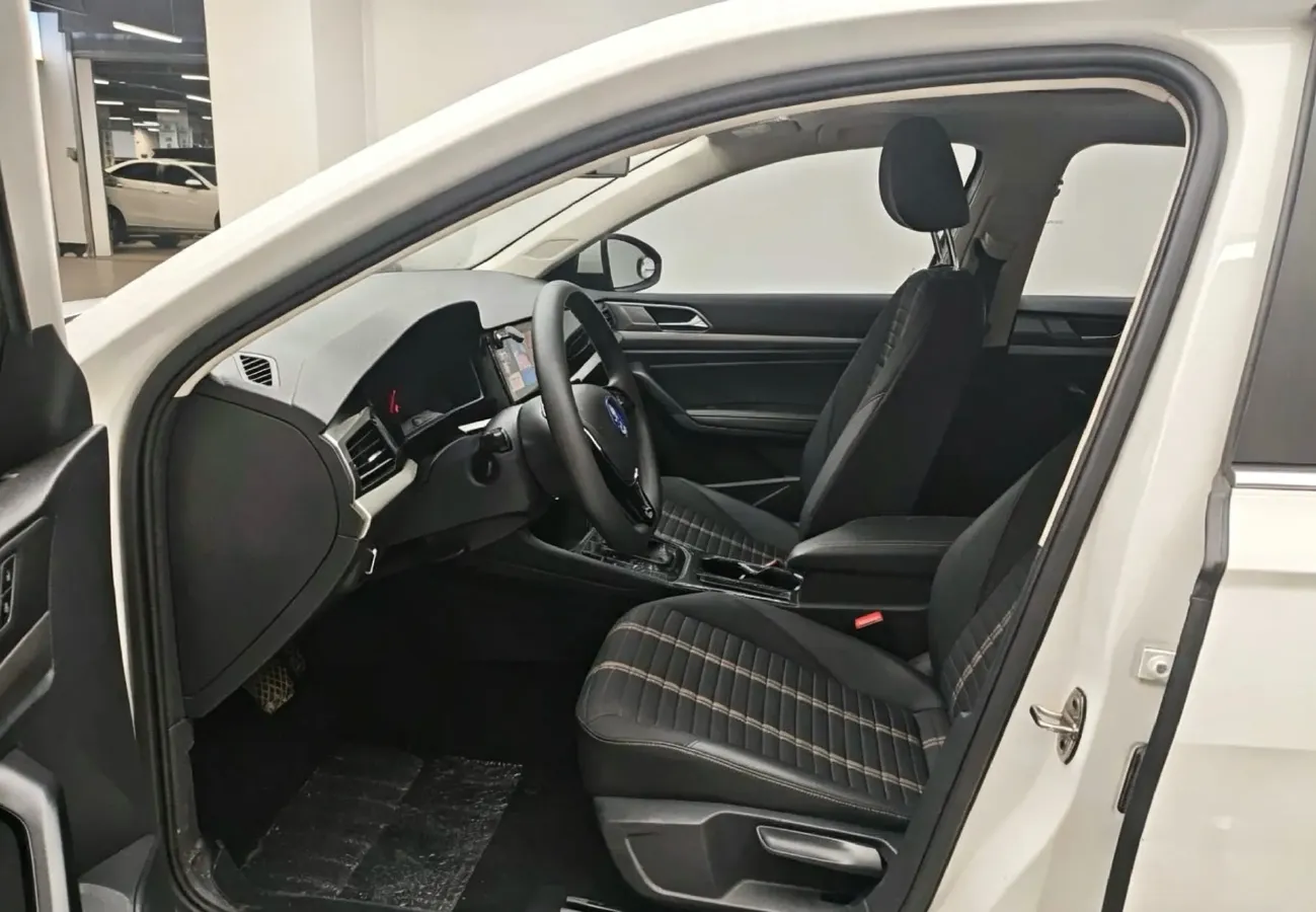 2018 Skoda Karoq 1.4T 150HP L4 7DCT,autocango,china used car exporter,china ev exporter,chinese used car exporter,chinese used ev exporter