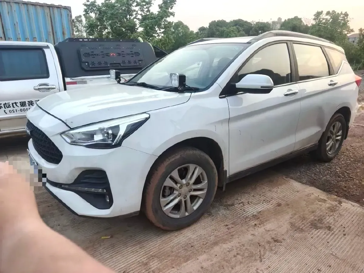 2019 Haval M6 1.5T 150HP L4 7DCT,autocango,china used car exporter,china ev exporter,chinese used car exporter,chinese used ev exporter