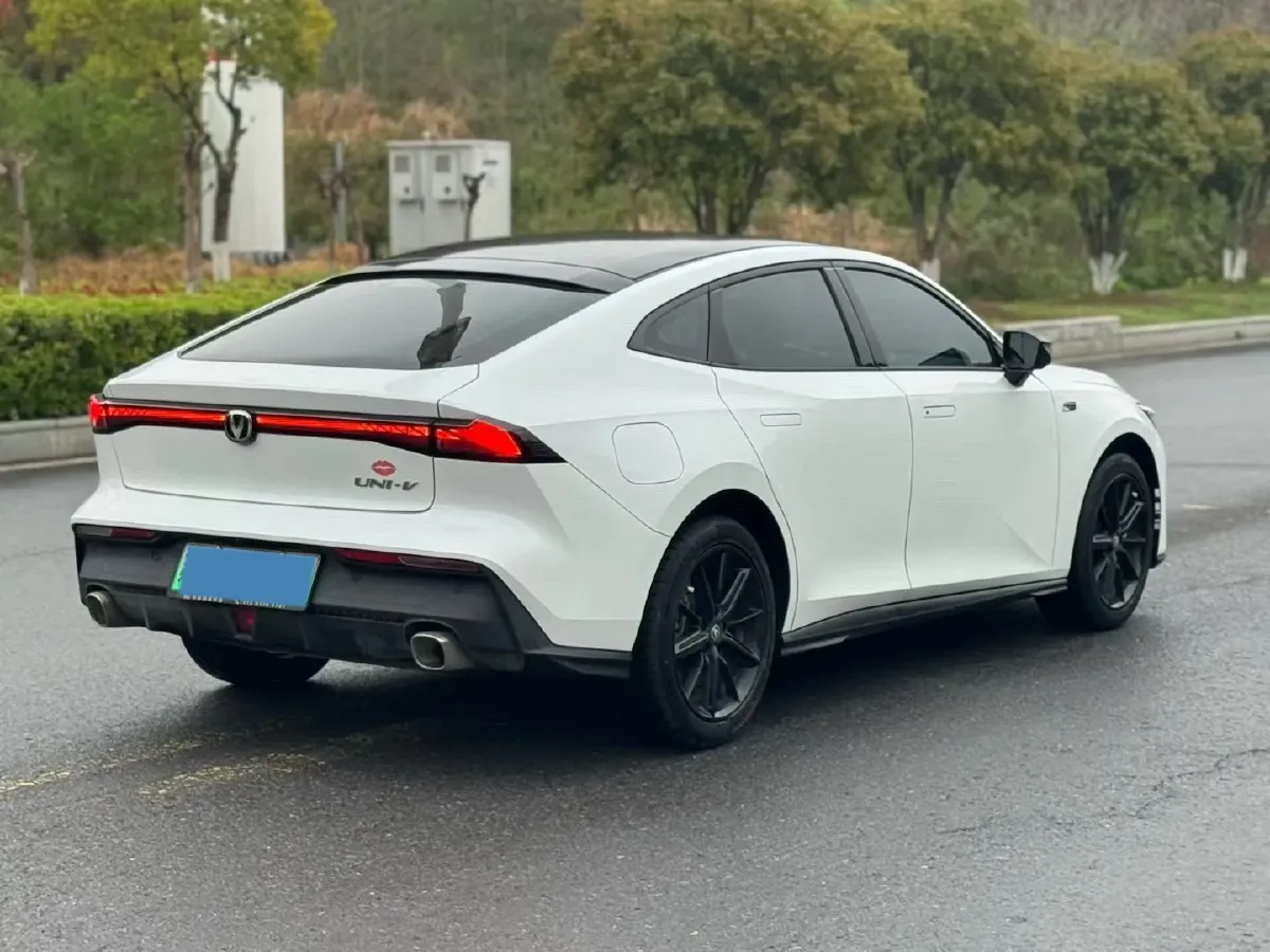2023 ChangAn UNI-V iDD 1.5T 170HP L4 6TCT PHEV 18.4KWH,autocango,china used car exporter,china ev exporter,chinese used car exporter,chinese used ev exporter
