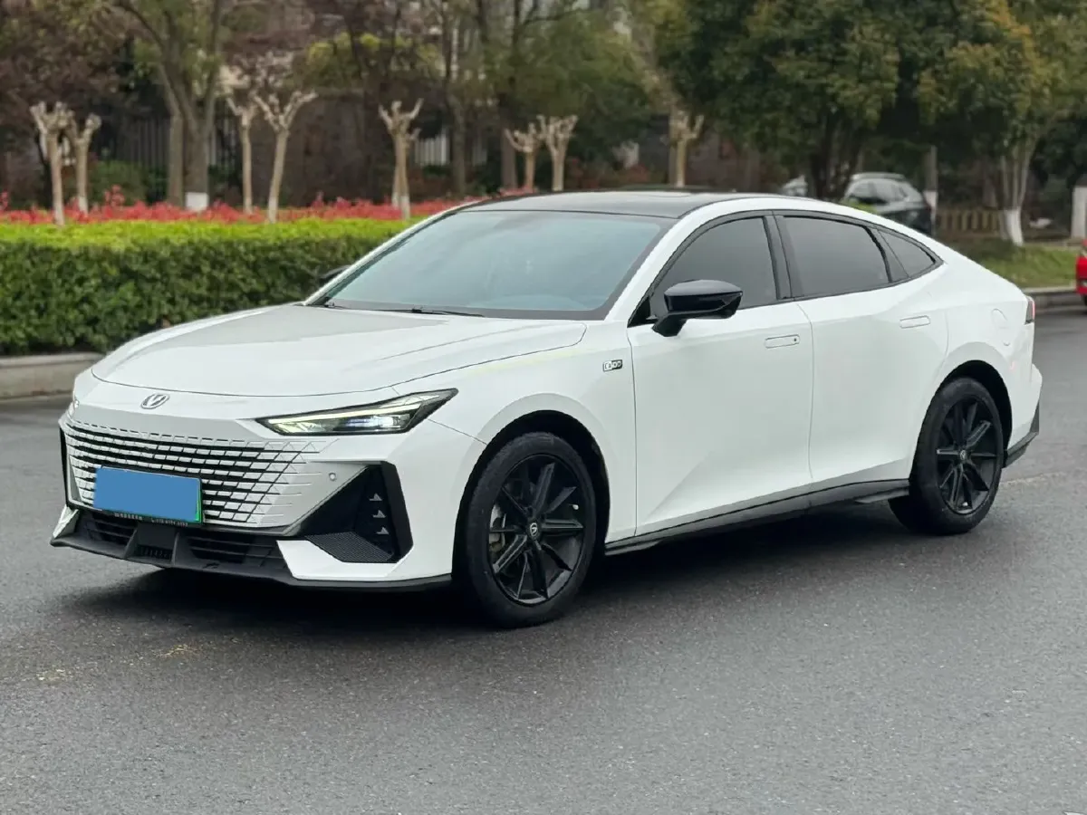 2023 ChangAn UNI-V iDD 1.5T 170HP L4 6TCT PHEV 18.4KWH,autocango,china used car exporter,china ev exporter,chinese used car exporter,chinese used ev exporter