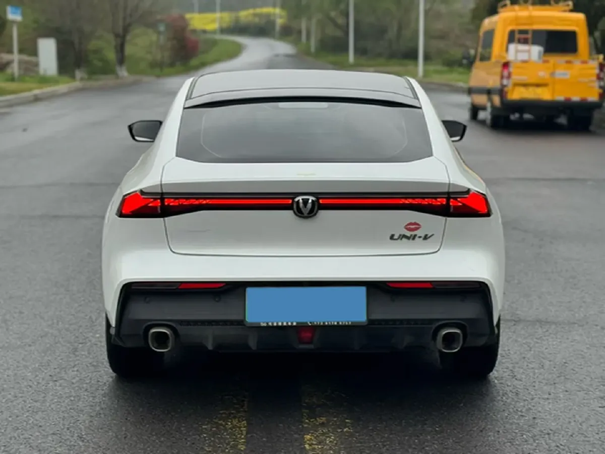 2023 ChangAn UNI-V iDD 1.5T 170HP L4 6TCT PHEV 18.4KWH,autocango,china used car exporter,china ev exporter,chinese used car exporter,chinese used ev exporter