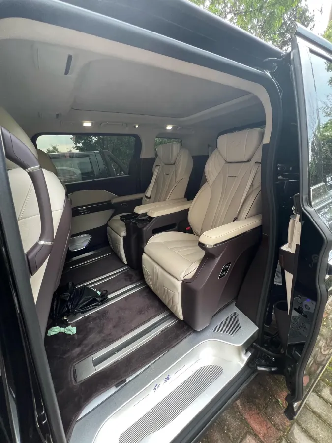 2023 HongQi HQ9 2.0T 252HP L4 8AT,autocango,china used car exporter,china ev exporter,chinese used car exporter,chinese used ev exporter