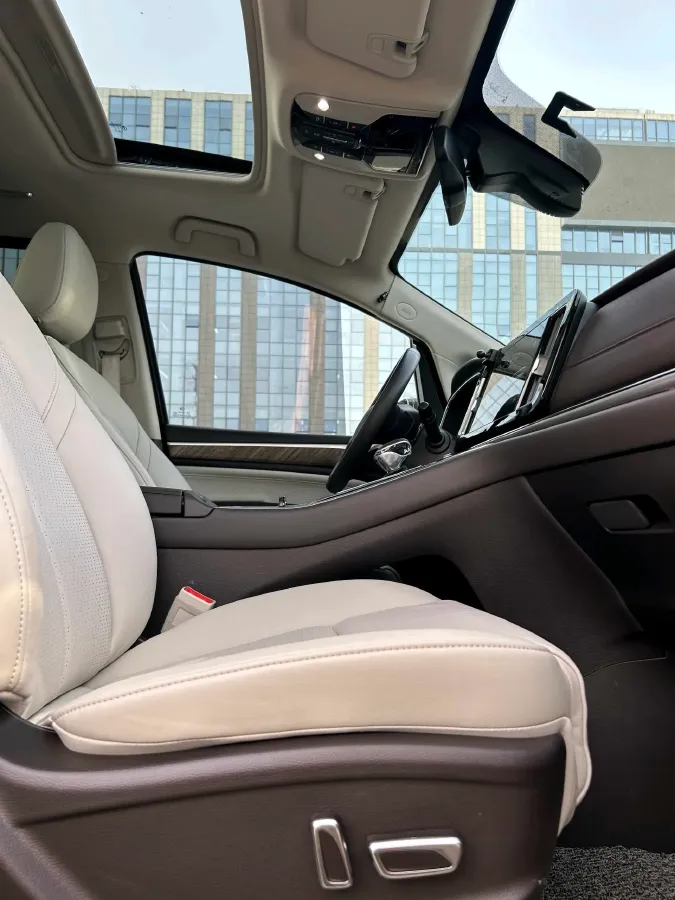 2021 GAC Trumpchi M8 2.0T 252HP L4 8AT,autocango,china used car exporter,china ev exporter,chinese used car exporter,chinese used ev exporter