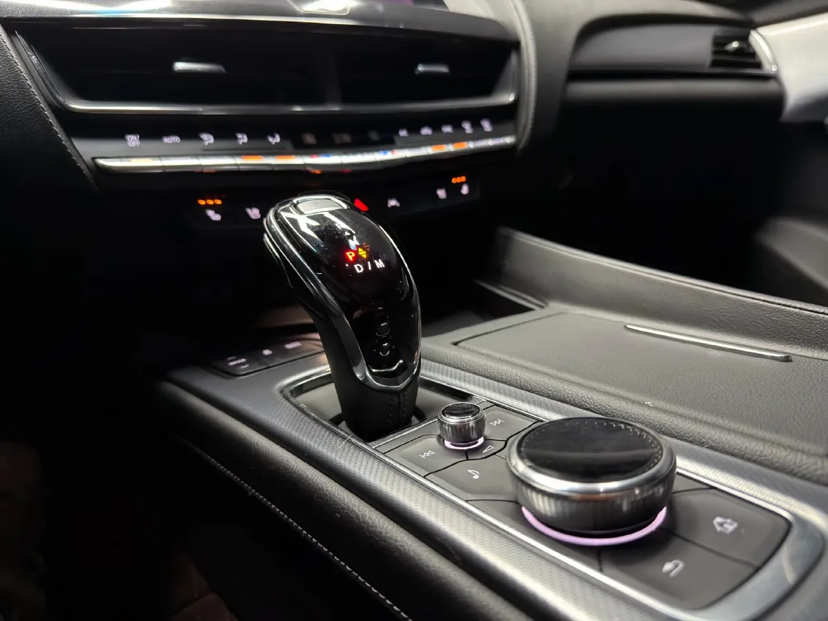 2023 Cadillac CT5 2.0T 237HP L4 10AT,autocango,china used car exporter,china ev exporter,chinese used car exporter,chinese used ev exporter