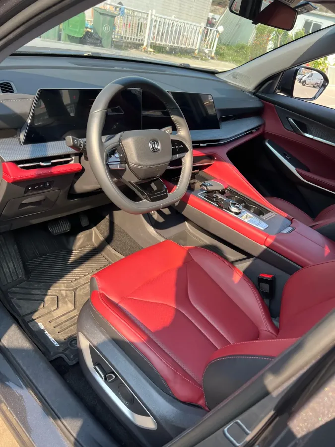 2022 ChangAn CS75 Plus 1.5T 178HP L4 6AT,autocango,china used car exporter,china ev exporter,chinese used car exporter,chinese used ev exporter