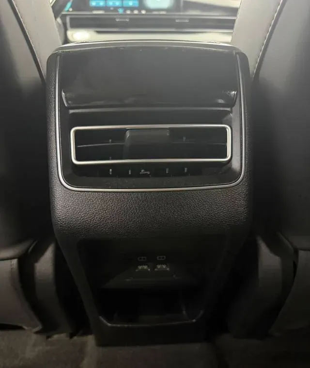 2022 Chevrolet Monza 1.5L 113HP L4 6AT,autocango,china used car exporter,china ev exporter,chinese used car exporter,chinese used ev exporter