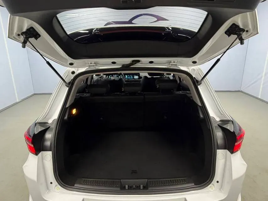 2022 Chevrolet Monza 1.5L 113HP L4 6AT,autocango,china used car exporter,china ev exporter,chinese used car exporter,chinese used ev exporter