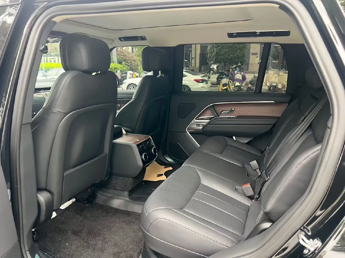 2025 Land Rover Range Rover 3.0T 400HP L6 8AT,autocango,china used car exporter,china ev exporter,chinese used car exporter,chinese used ev exporter