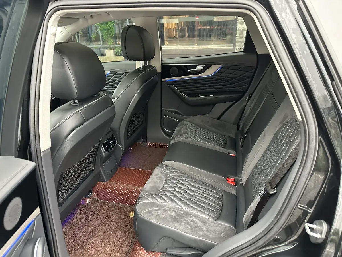 2022 HongQi HS5 2.0T 224HP L4 6AT,autocango,china used car exporter,china ev exporter,chinese used car exporter,chinese used ev exporter