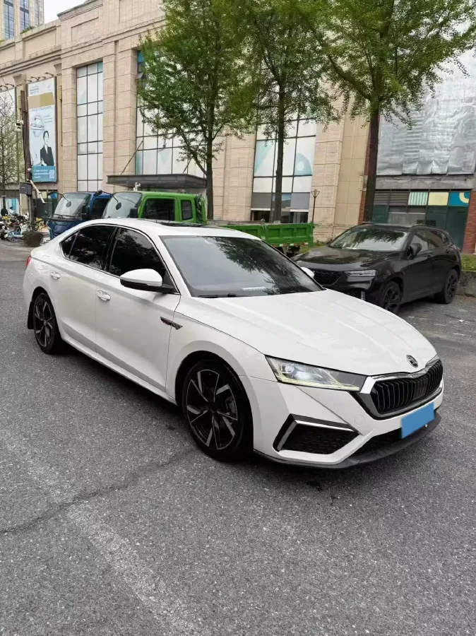 2021 Skoda Octavia 1.4T 150HP L4 7DCT,autocango,china used car exporter,china ev exporter,chinese used car exporter,chinese used ev exporter