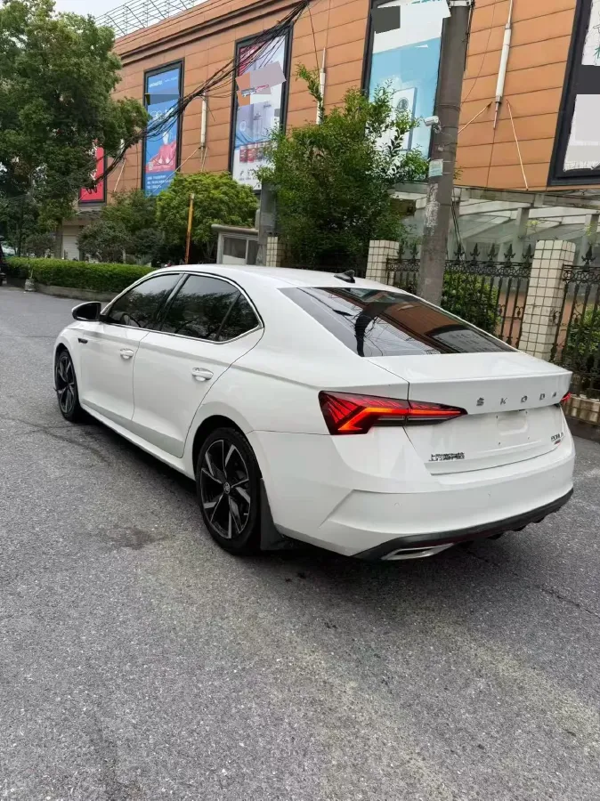2021 Skoda Octavia 1.4T 150HP L4 7DCT,autocango,china used car exporter,china ev exporter,chinese used car exporter,chinese used ev exporter