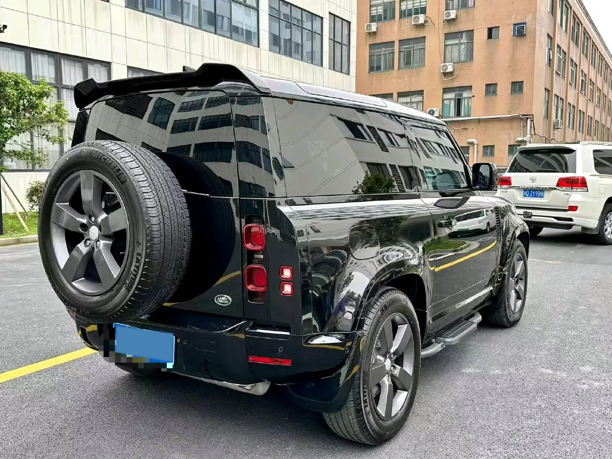 2024 Land Rover Defender 3.0T 400HP L6 8AT,autocango,china used car exporter,china ev exporter,chinese used car exporter,chinese used ev exporter