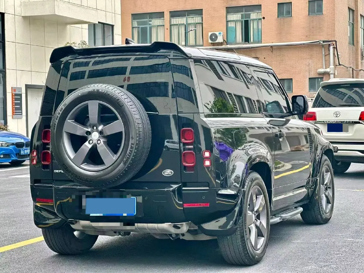 2024 Land Rover Defender 3.0T 400HP L6 8AT,autocango,china used car exporter,china ev exporter,chinese used car exporter,chinese used ev exporter