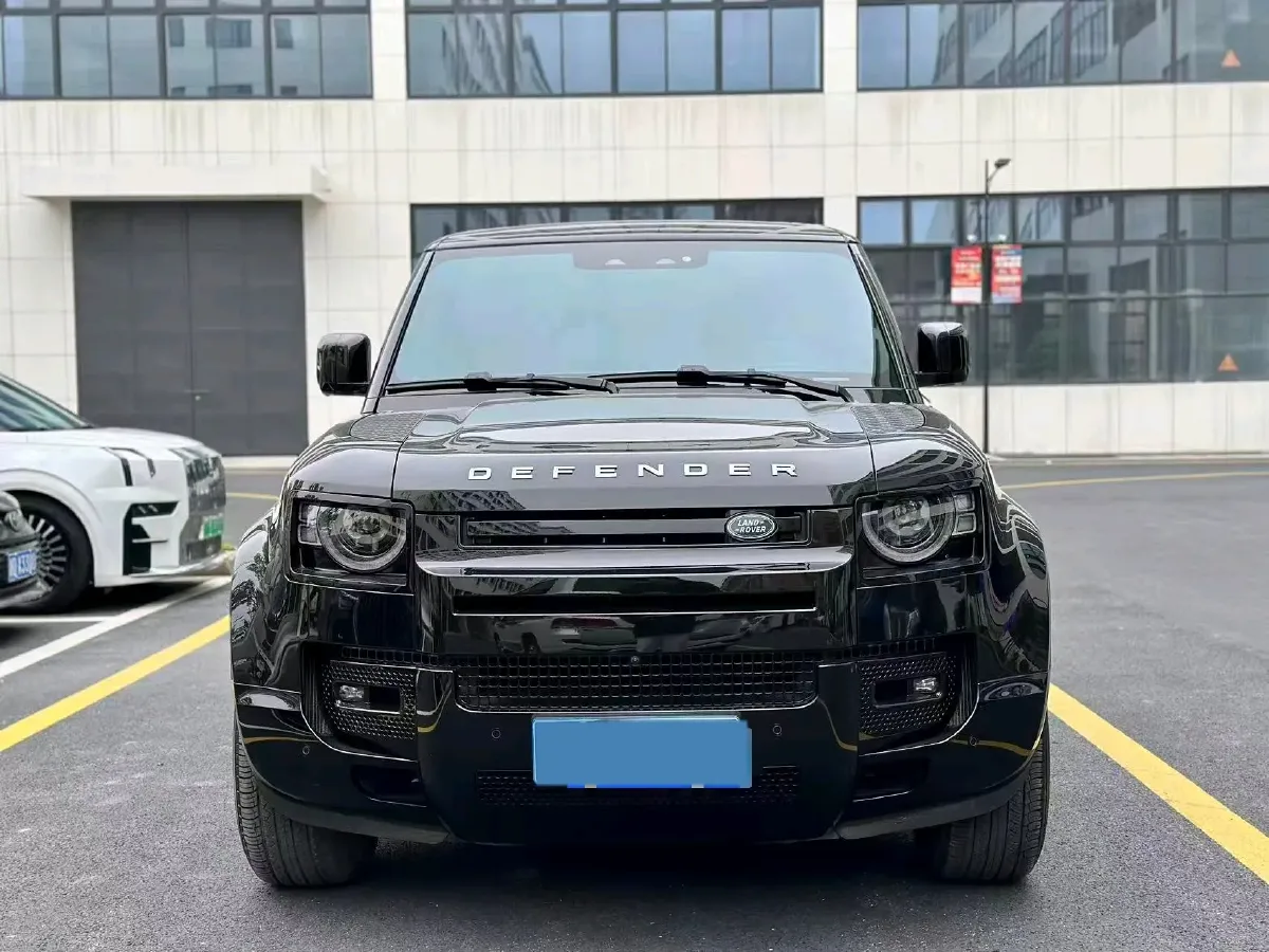 2024 Land Rover Defender 3.0T 400HP L6 8AT,autocango,china used car exporter,china ev exporter,chinese used car exporter,chinese used ev exporter