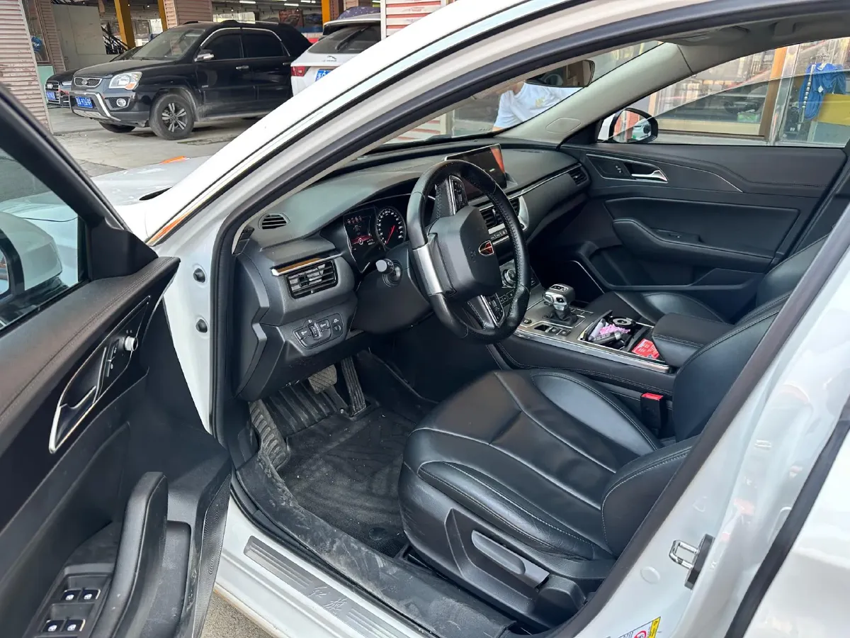 2020 HongQi H5 1.5T 169HP L4 7DCT,autocango,china used car exporter,china ev exporter,chinese used car exporter,chinese used ev exporter