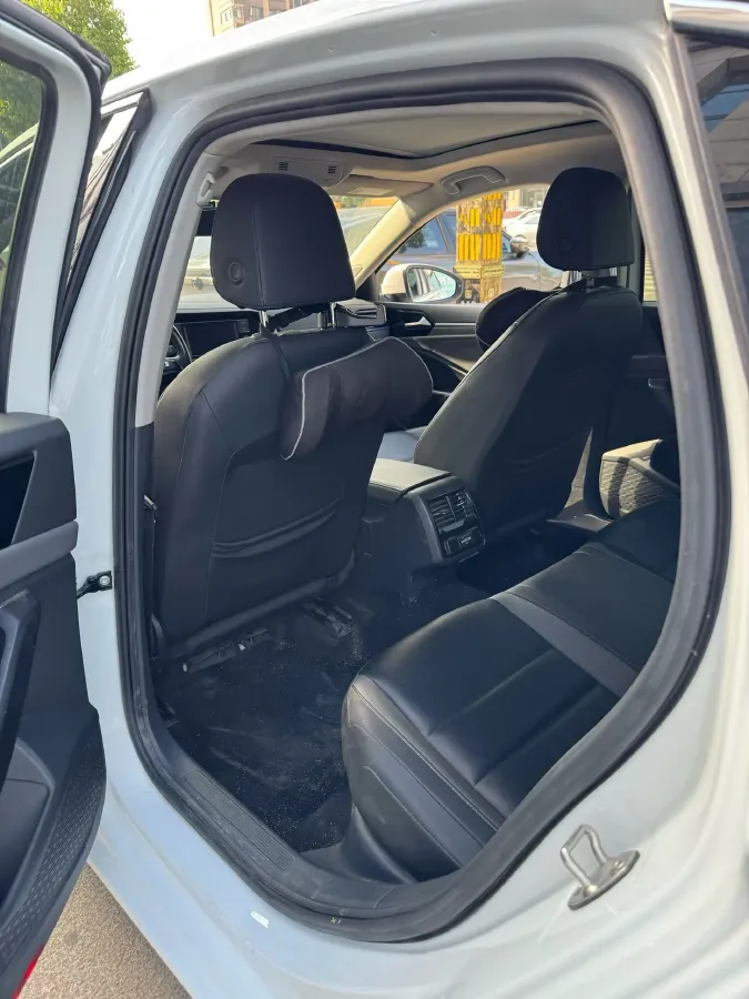 2019 Isuzu LingTuo 2.5T 129HP L4 6MT,autocango,china used car exporter,china ev exporter,chinese used car exporter,chinese used ev exporter