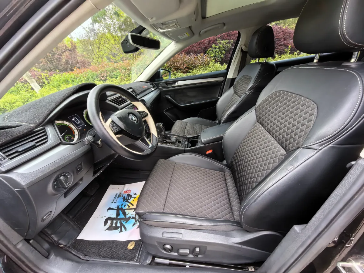 2017 Skoda Superb 1.4T 150HP L4 7DCT,autocango,china used car exporter,china ev exporter,chinese used car exporter,chinese used ev exporter