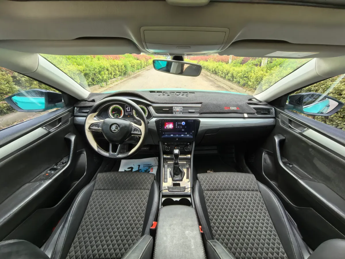 2017 Skoda Superb 1.4T 150HP L4 7DCT,autocango,china used car exporter,china ev exporter,chinese used car exporter,chinese used ev exporter