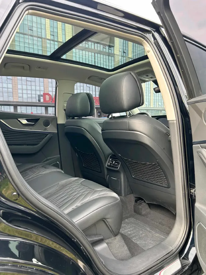 2023 HongQi HS5 2.0T 252HP L4 8AT,autocango,china used car exporter,china ev exporter,chinese used car exporter,chinese used ev exporter