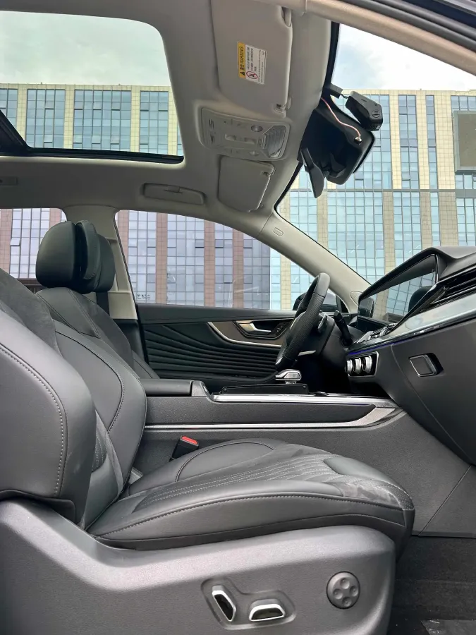 2023 HongQi HS5 2.0T 252HP L4 8AT,autocango,china used car exporter,china ev exporter,chinese used car exporter,chinese used ev exporter