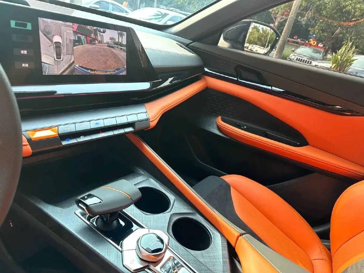 2023 ChangAn UNI-V 1.5T 188HP L4 7DCT,autocango,china used car exporter,china ev exporter,chinese used car exporter,chinese used ev exporter